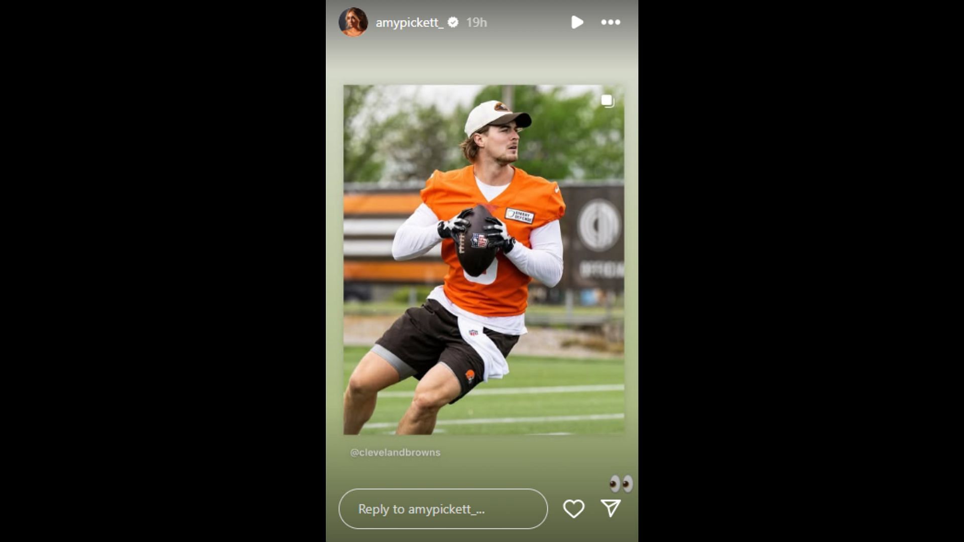 Amy Pickett gave her take on the controversy surrounding her husband's hand size. (Photo via Amy Pickett's Instagram Story)